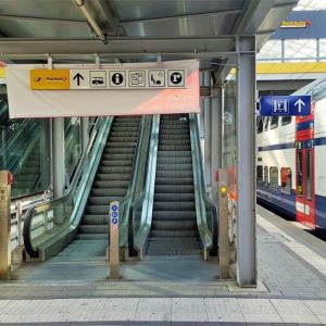 Passagerulle Escalator Til Togstation